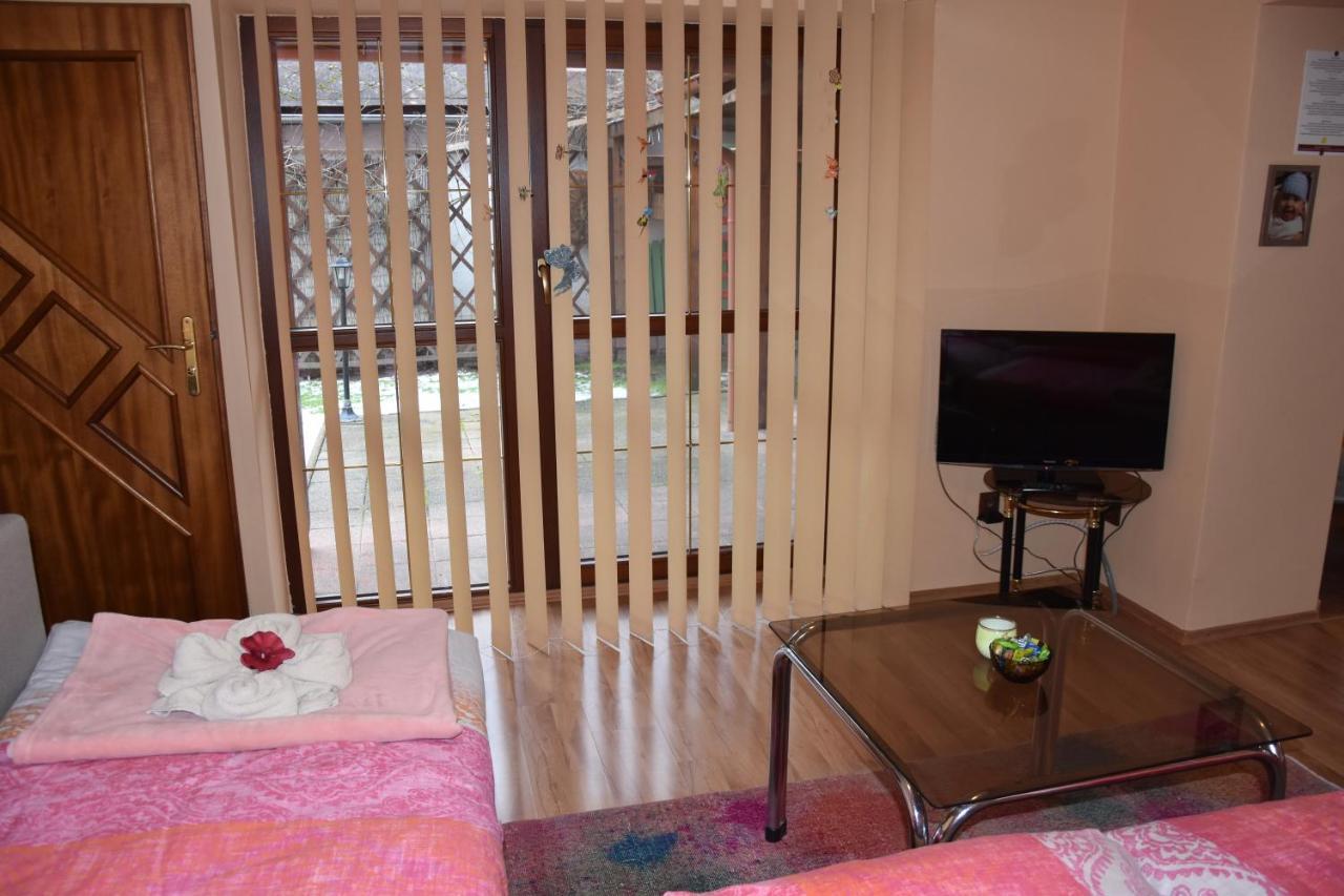 Dafinka Apartment Banska Bystrica Ngoại thất bức ảnh