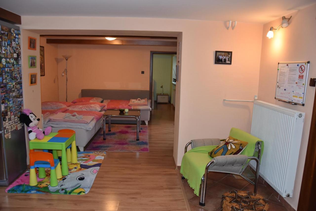 Dafinka Apartment Banska Bystrica Ngoại thất bức ảnh