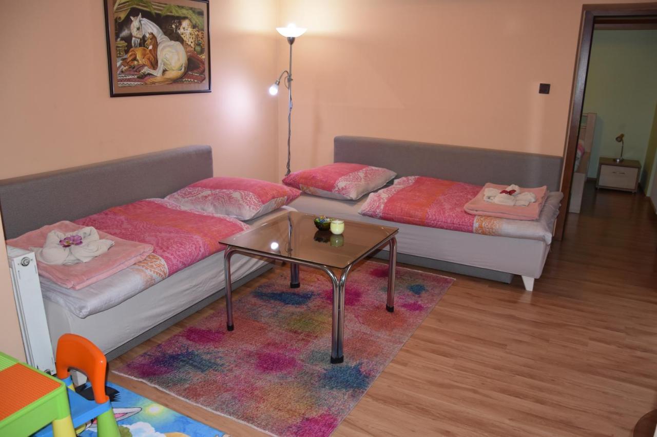 Dafinka Apartment Banska Bystrica Ngoại thất bức ảnh