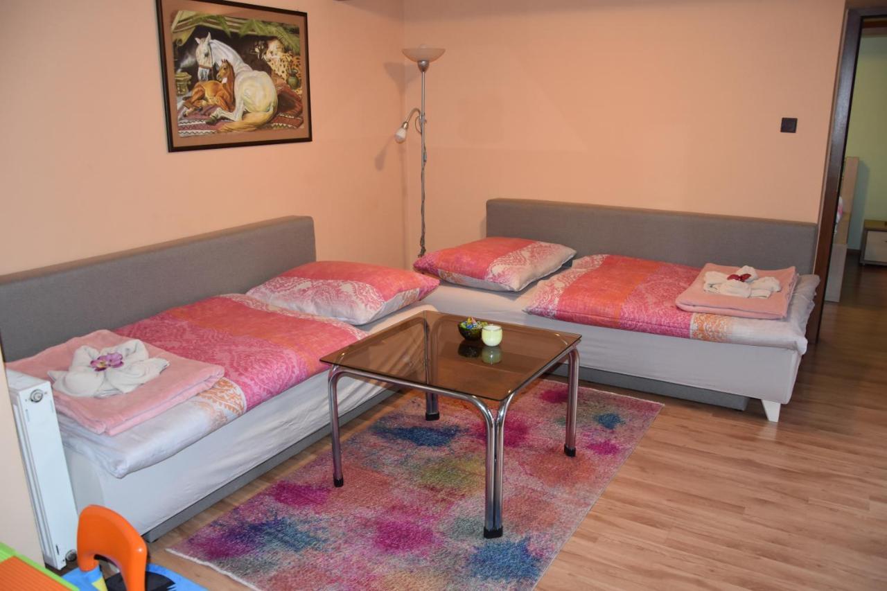 Dafinka Apartment Banska Bystrica Ngoại thất bức ảnh