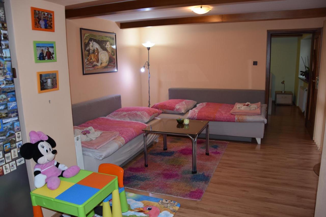 Dafinka Apartment Banska Bystrica Ngoại thất bức ảnh
