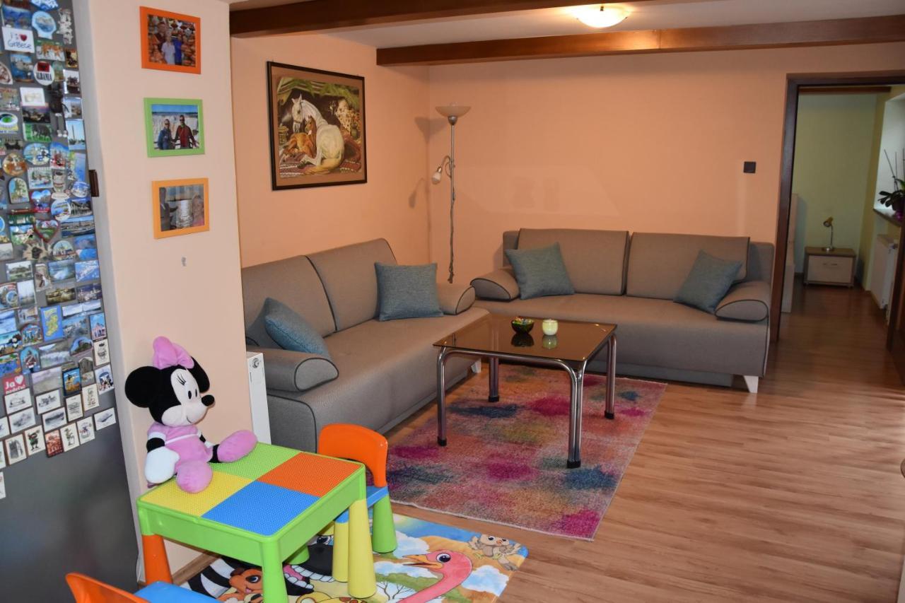 Dafinka Apartment Banska Bystrica Ngoại thất bức ảnh
