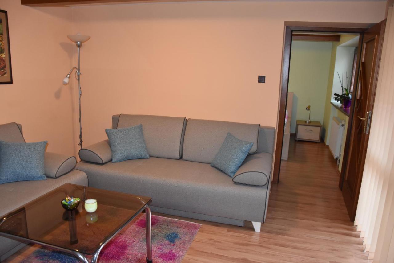 Dafinka Apartment Banska Bystrica Ngoại thất bức ảnh