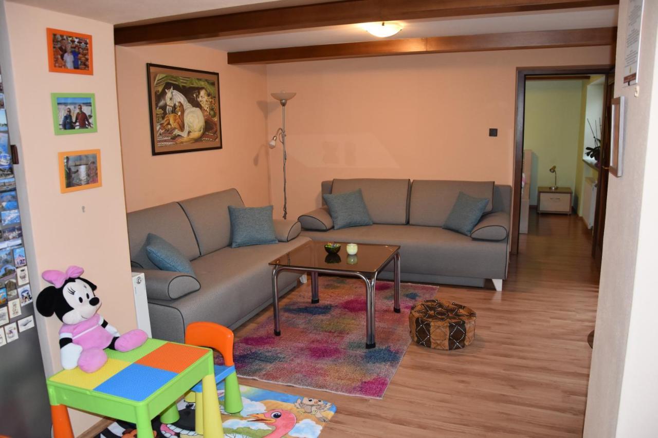 Dafinka Apartment Banska Bystrica Ngoại thất bức ảnh