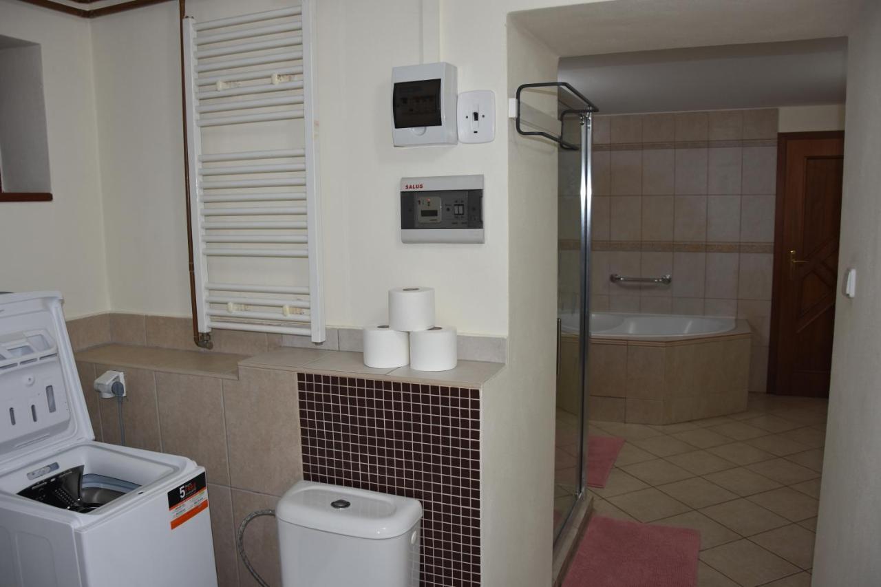 Dafinka Apartment Banska Bystrica Ngoại thất bức ảnh