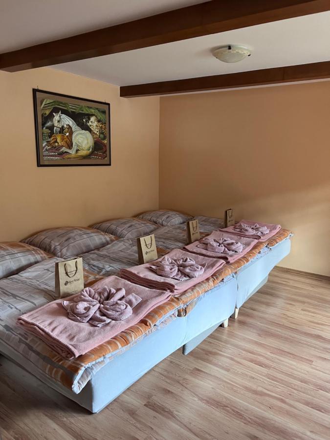 Dafinka Apartment Banska Bystrica Ngoại thất bức ảnh