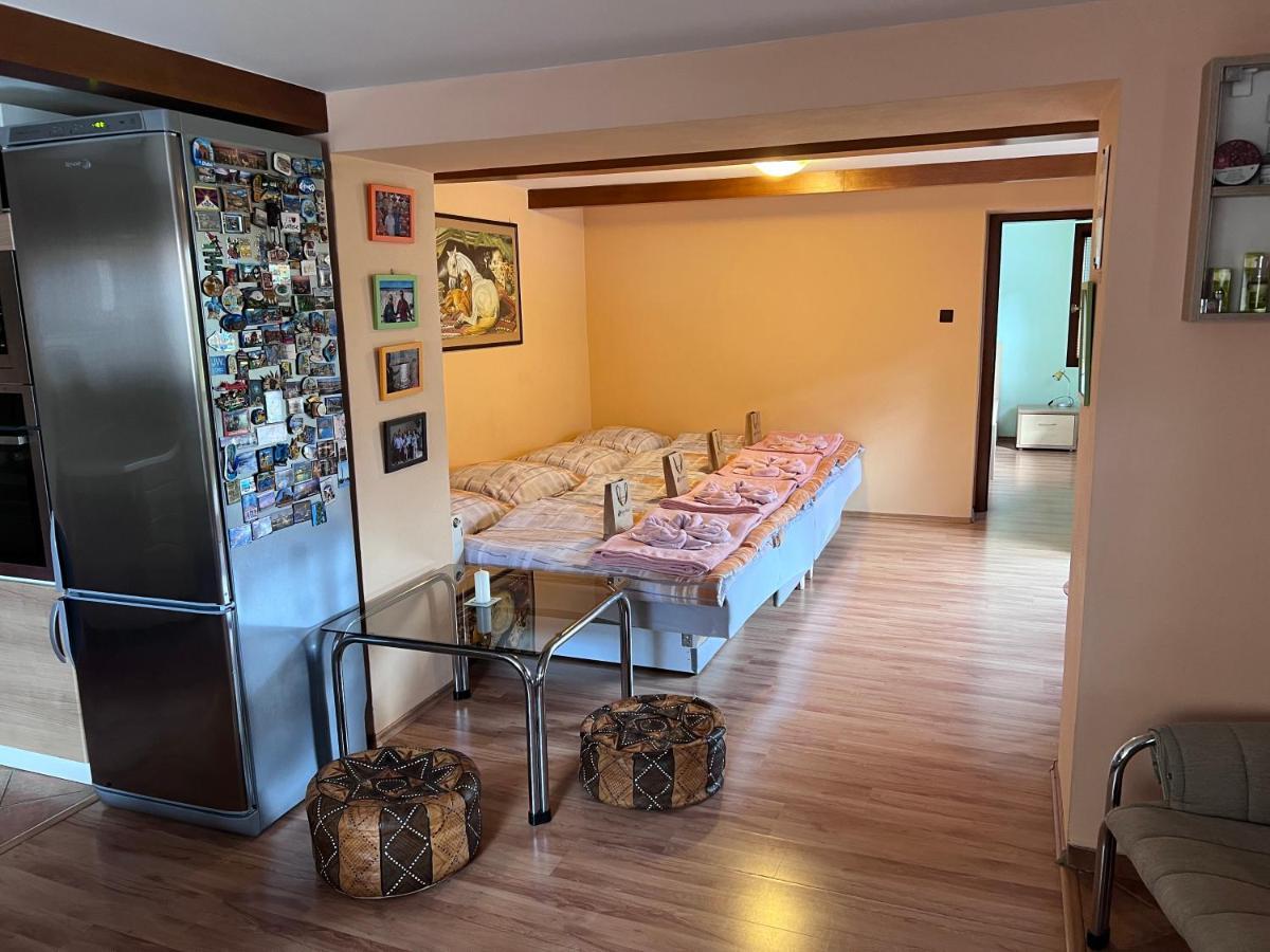Dafinka Apartment Banska Bystrica Ngoại thất bức ảnh